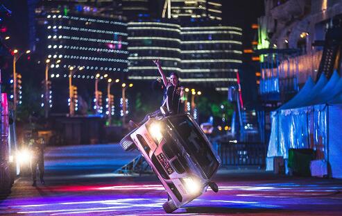 好莱坞汽车特技表演登陆上海北外滩！上演真实版速度与激情！。