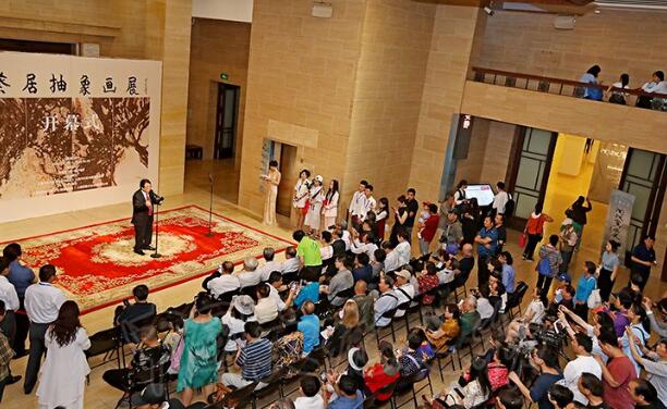 雕琢复朴—蔡居抽象画展在中国美术馆成功举办受到社会各界高度赞誉。